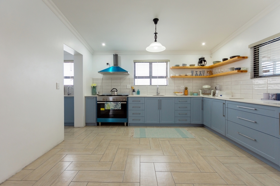 3 Bedroom Property for Sale in Britannia Bay Western Cape